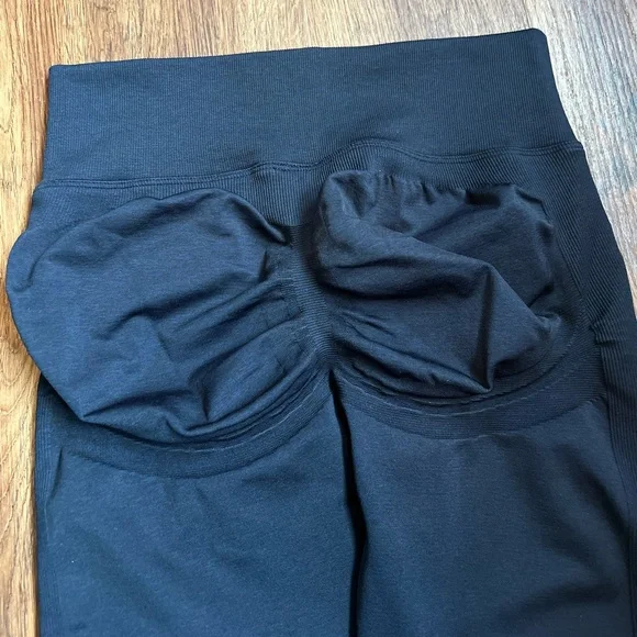 Gymshark bundle of two Leggings size large blue and black - Picture 6 of 9